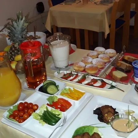 호텔 Europa Garni Free Parking 3*