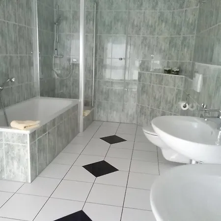 Europa Garni Free Parking 호텔