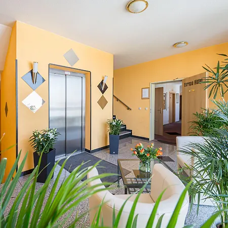 Отель Europa Garni Free Parking Фюрт