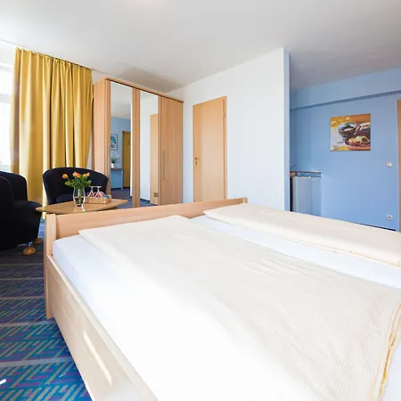 Hotel Europa Garni Free Parking 3*