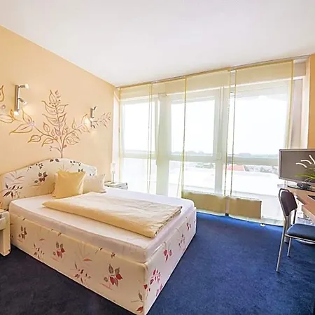 Отель Europa Garni Free Parking 3*