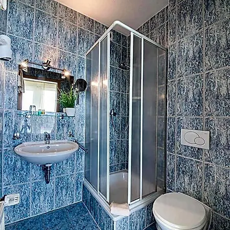 Hotel Europa Garni Free Parking 3*