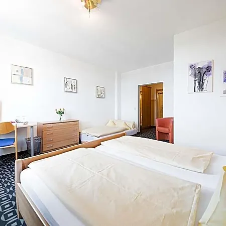 Europa Garni Free Parking Отель Фюрт