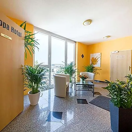 Отель Europa Garni Free Parking 3*
