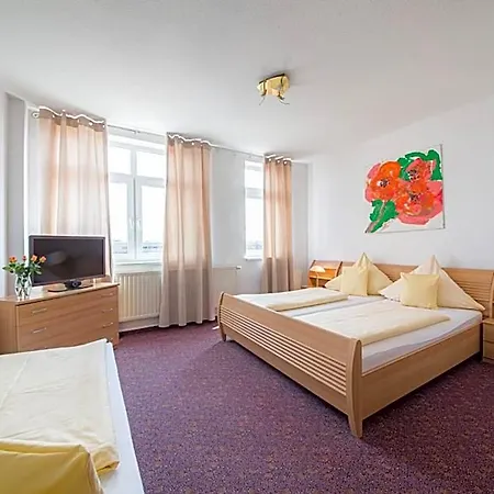 Отель Europa Garni Free Parking