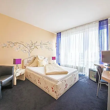 Europa Garni Free Parking Hotel 3*
