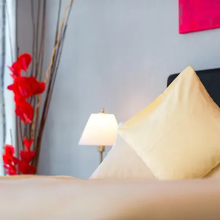 Отель Europa Garni Free Parking 3*